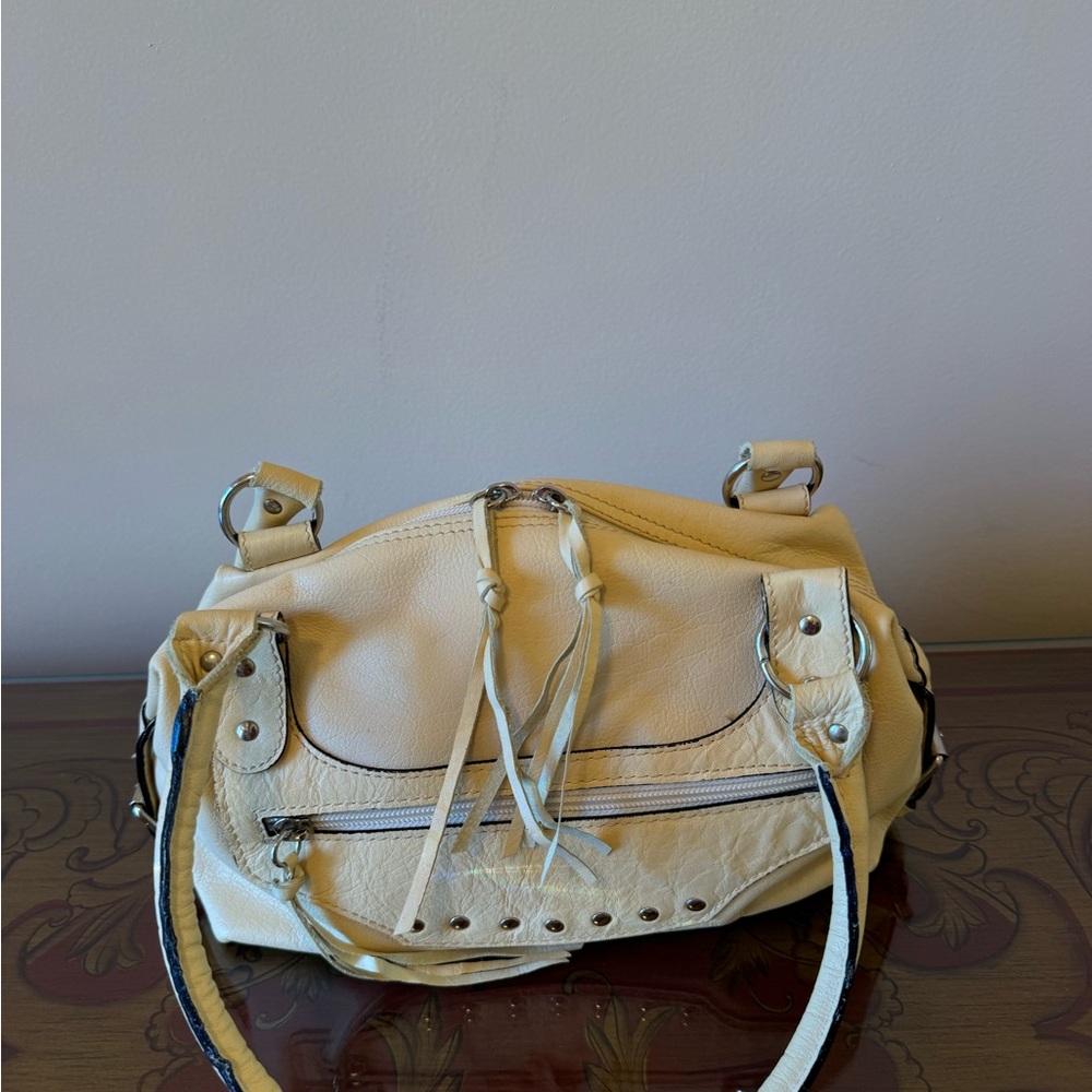 DRAMATIC PRICE DROP: VINTAGE NEVER USED,MADE IN ITALY, YELLOW LEATHER by REGINA - Picture 4 of 6
